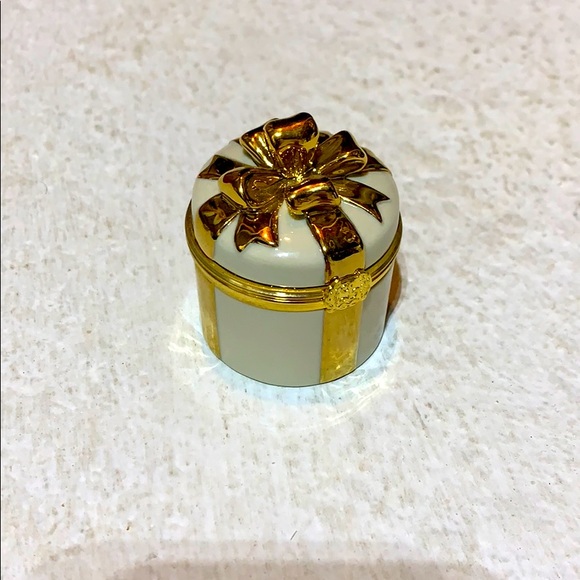 Other - Lenox Treasures tiny treasured gift box
